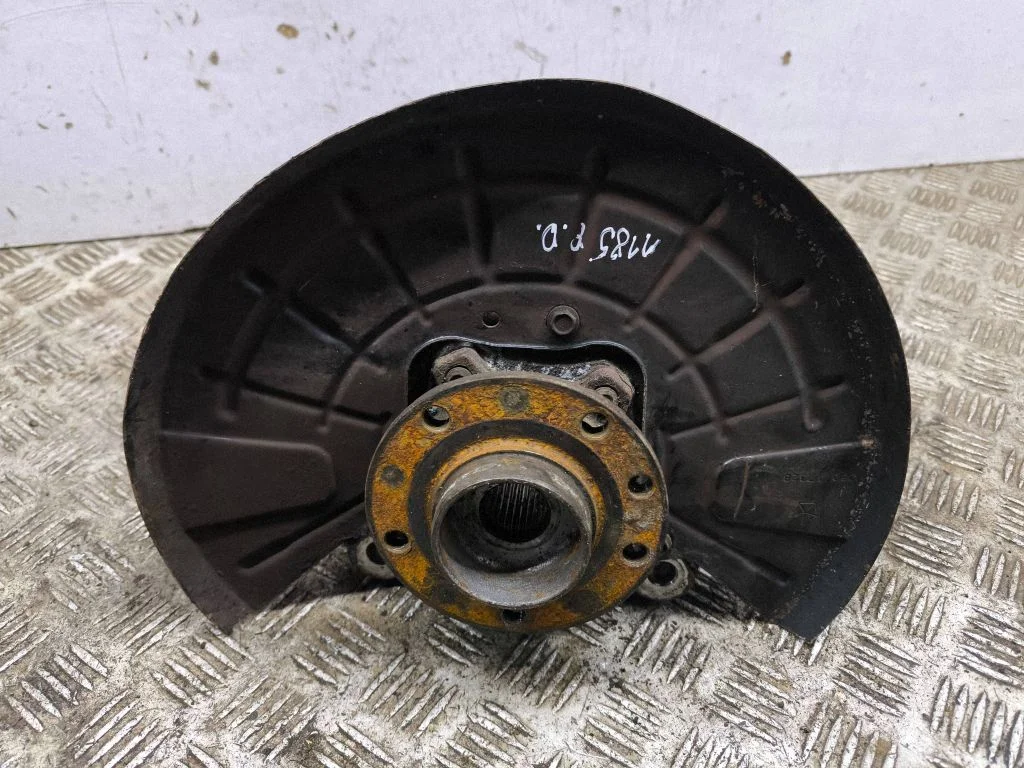 Front wheel hub 2928190