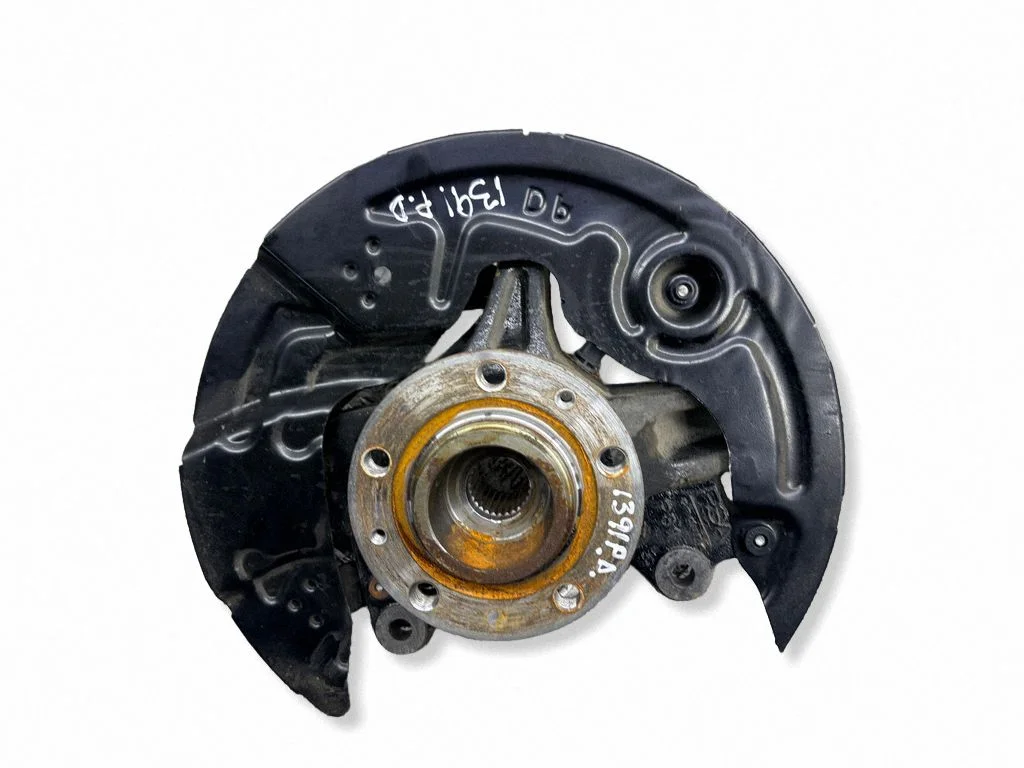 Front wheel hub – right