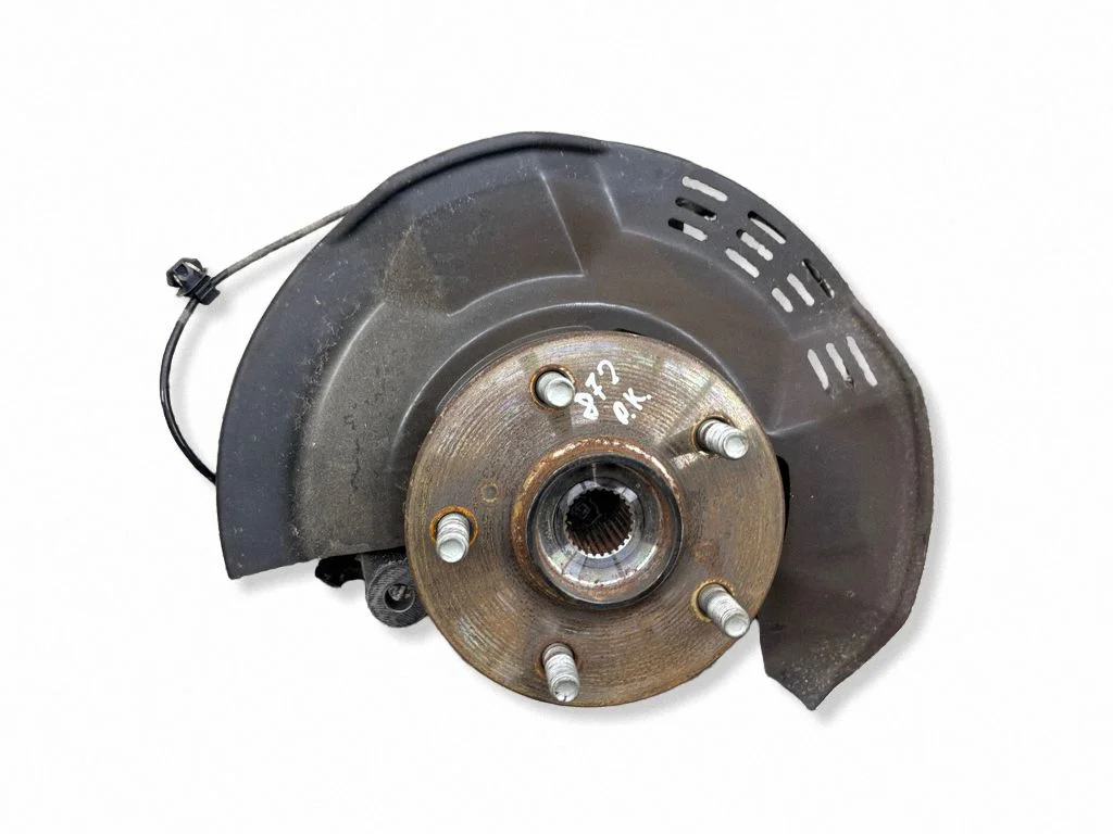 Front wheel hub – left