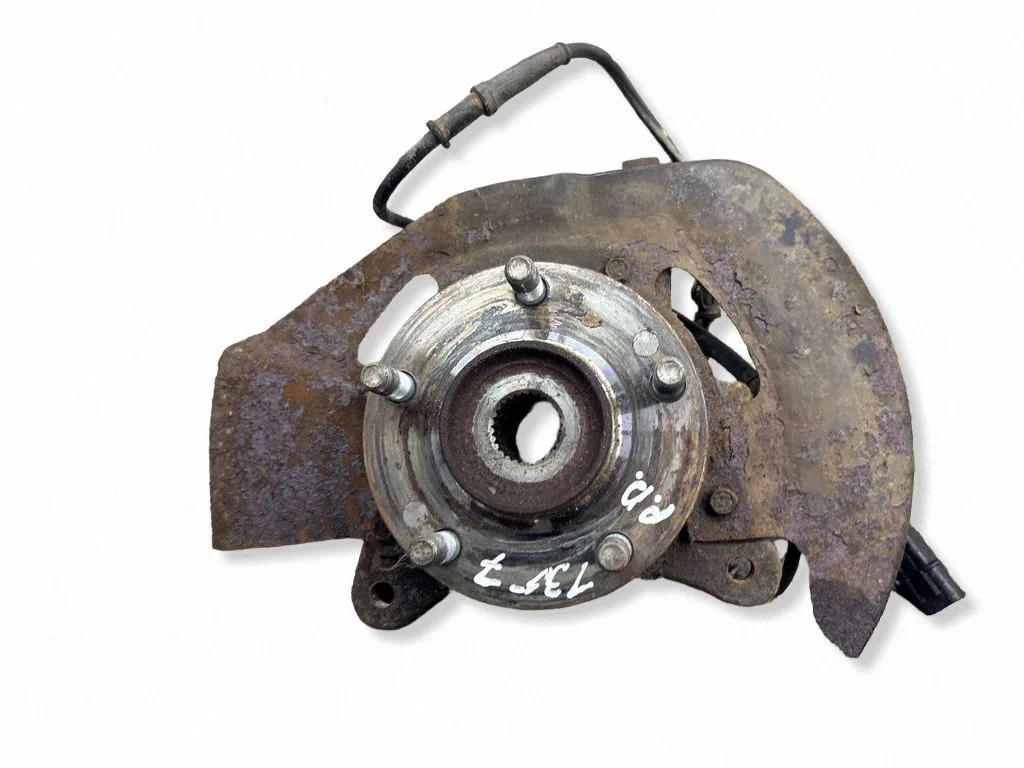 Front wheel hub – right