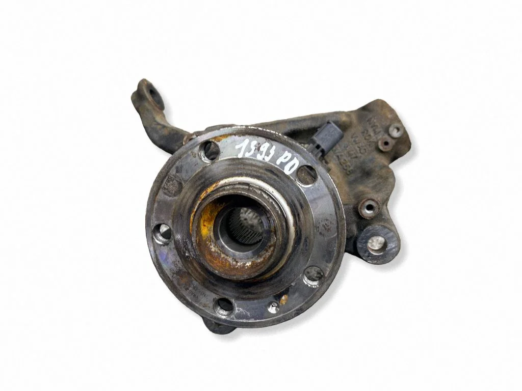 Front wheel hub – right