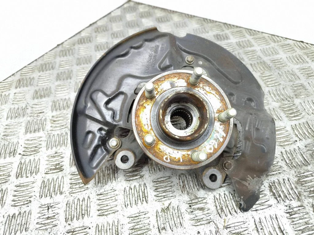 Front wheel hub – left