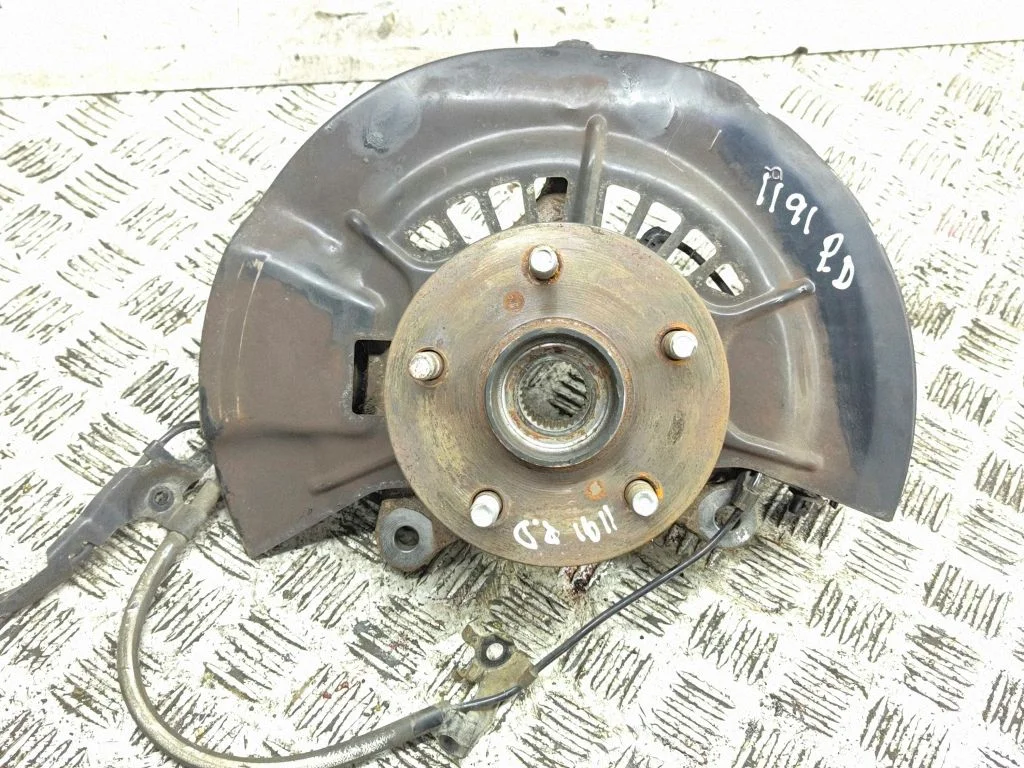 Front wheel hub – right