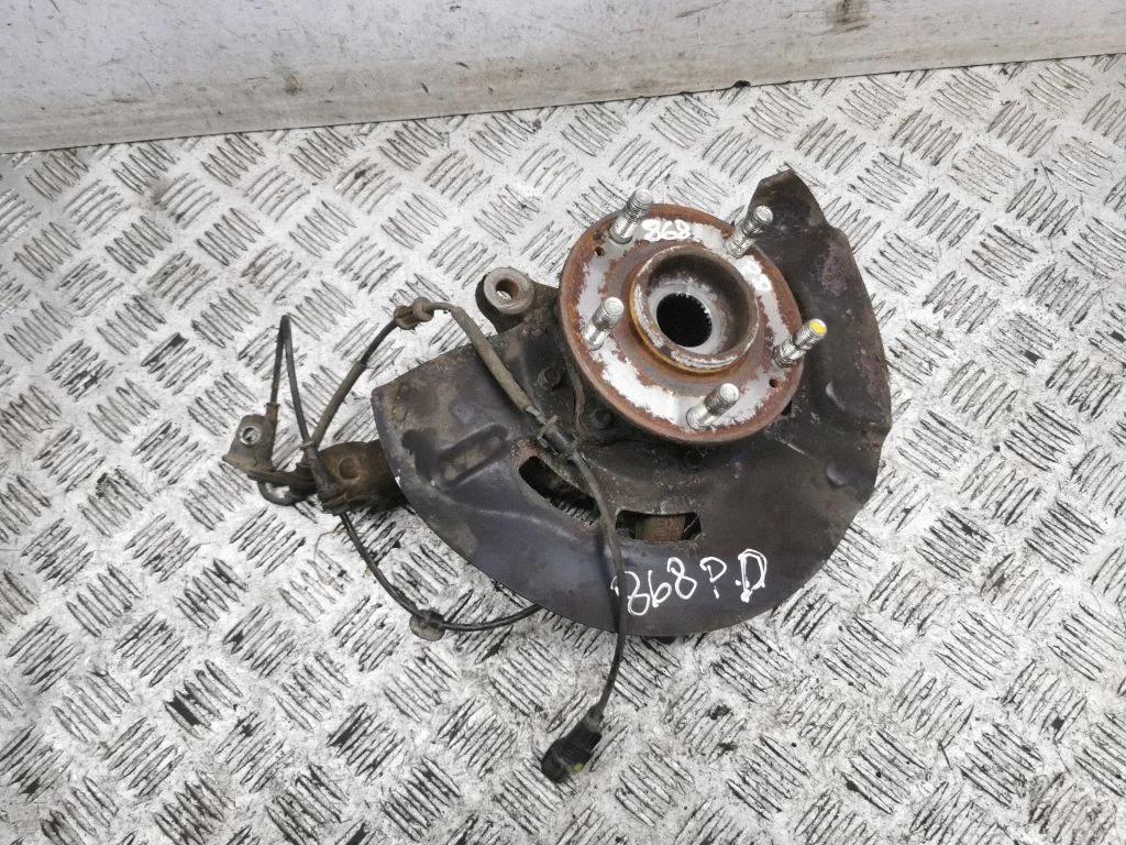 Front wheel hub – right
