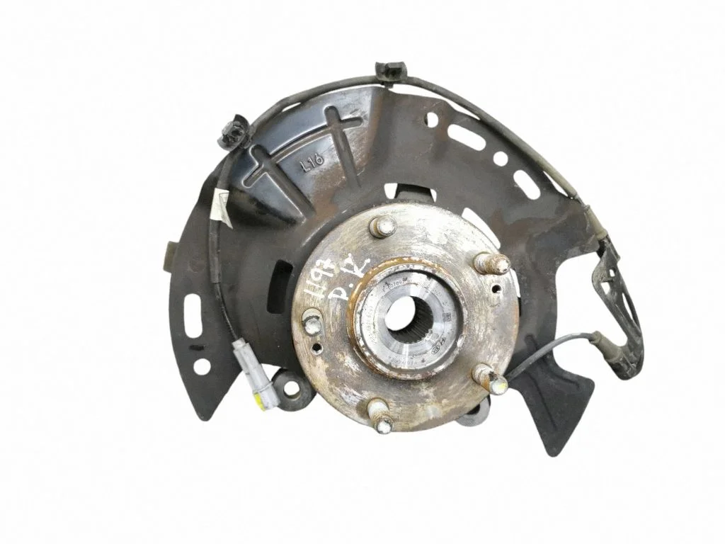 Front wheel hub – left