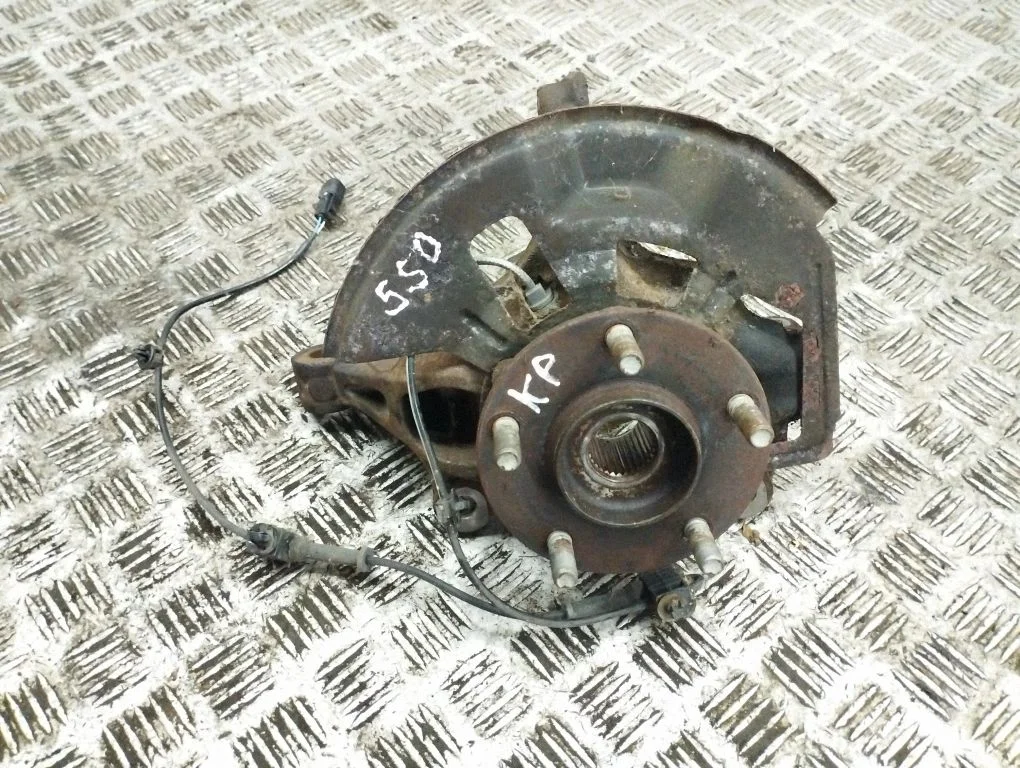 Front wheel hub – left