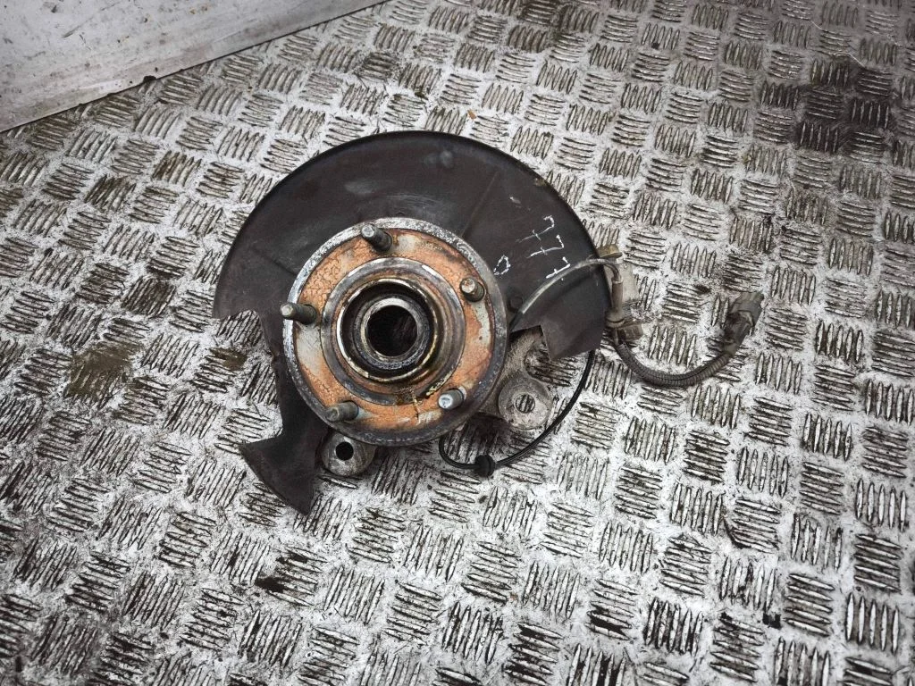 Front wheel hub 04743576AB
