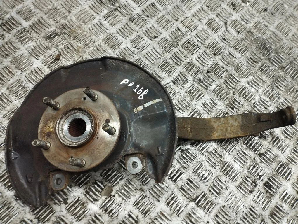 Front wheel hub – right