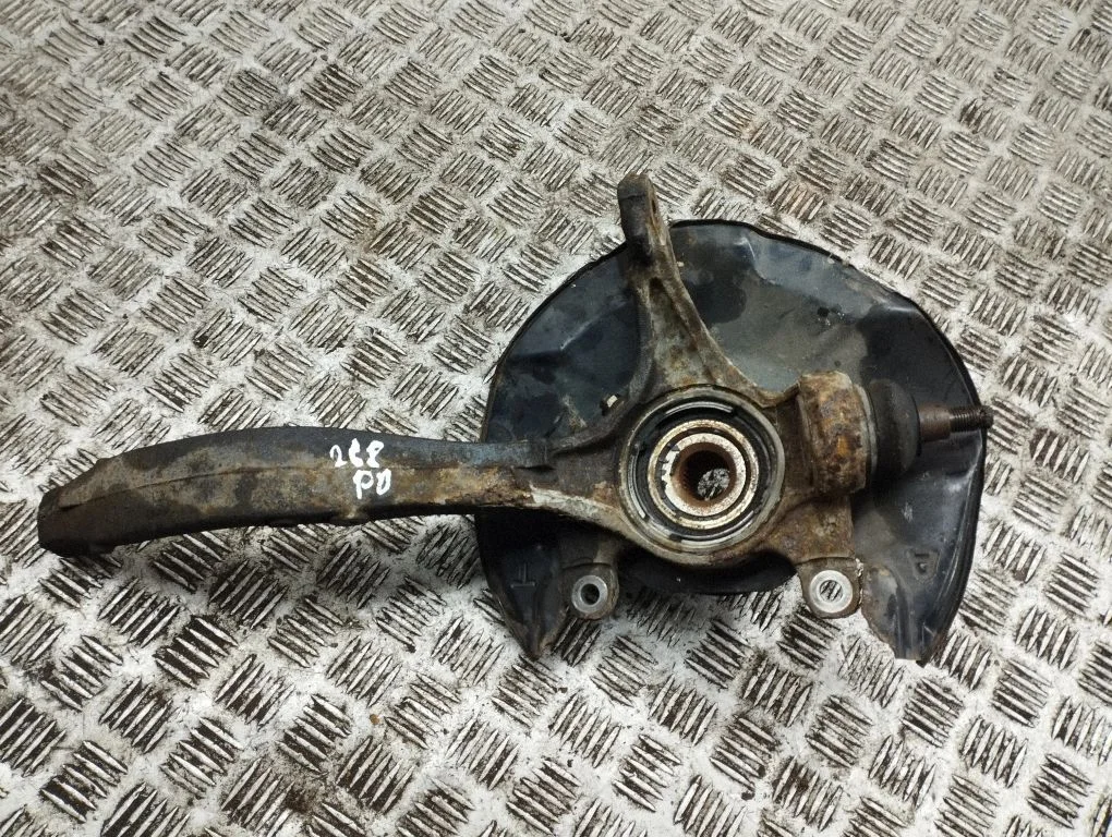 Front wheel hub – right