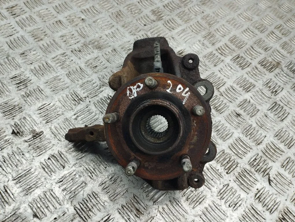 Front wheel hub – right