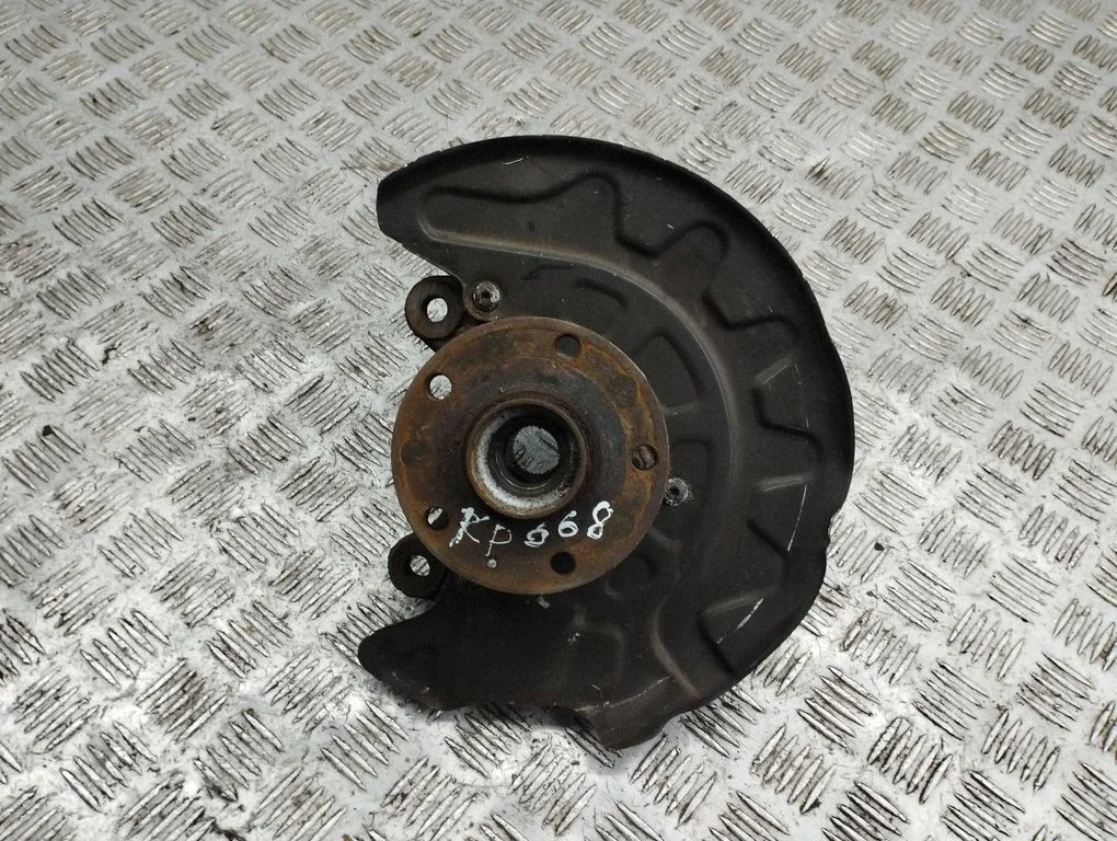 Front wheel hub – left