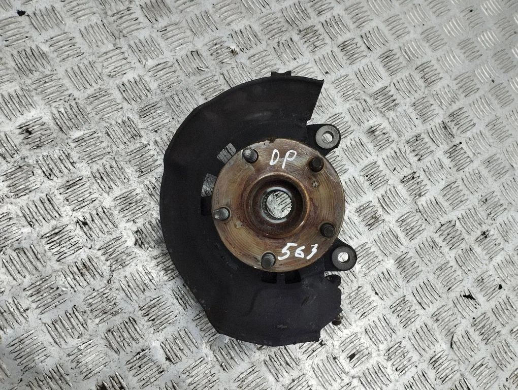 Front wheel hub – right
