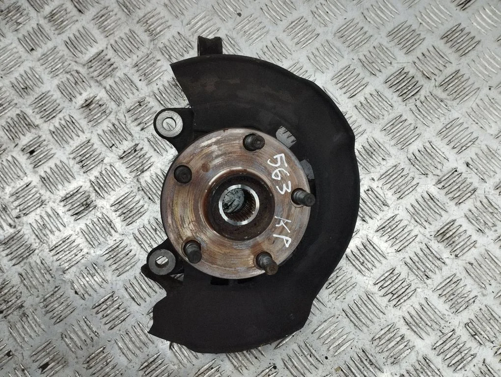 Front wheel hub – left