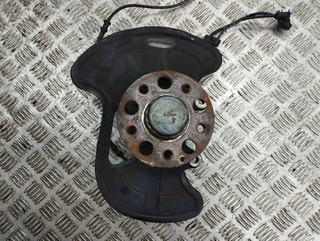 Front wheel hub A2044200844