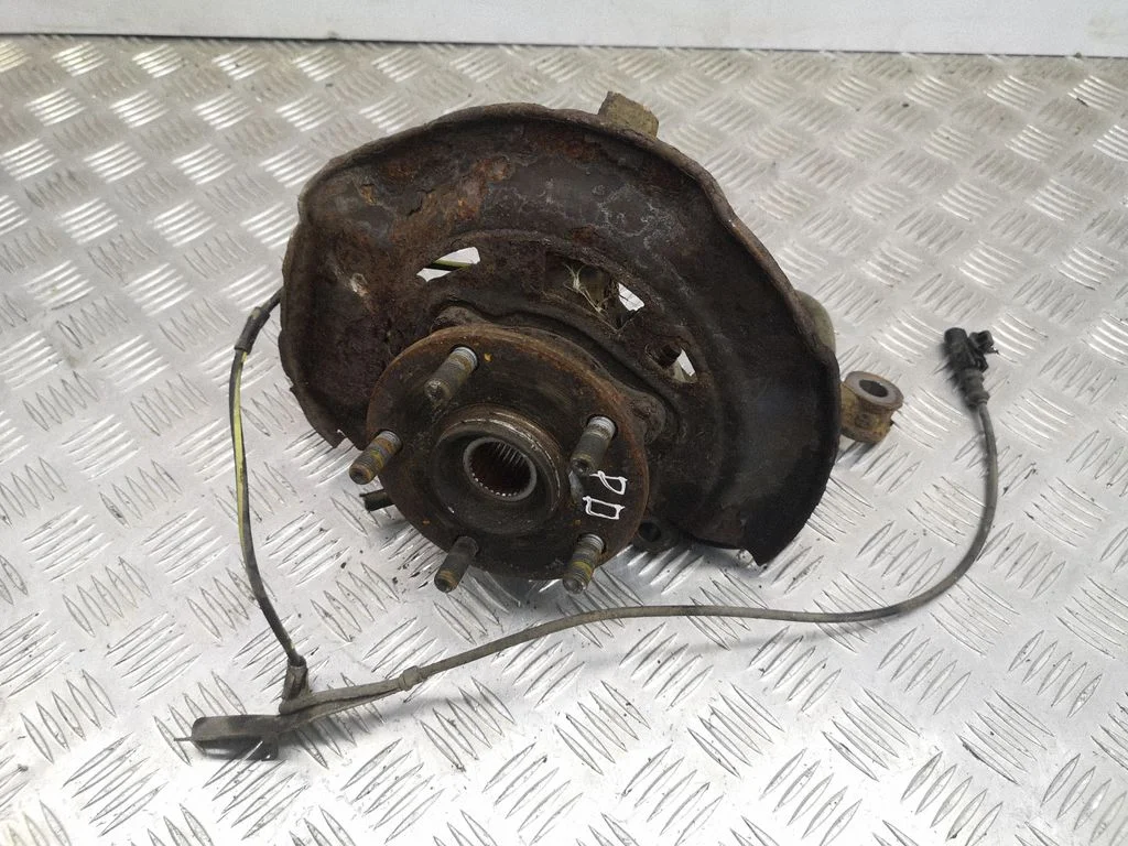 Front wheel hub – right