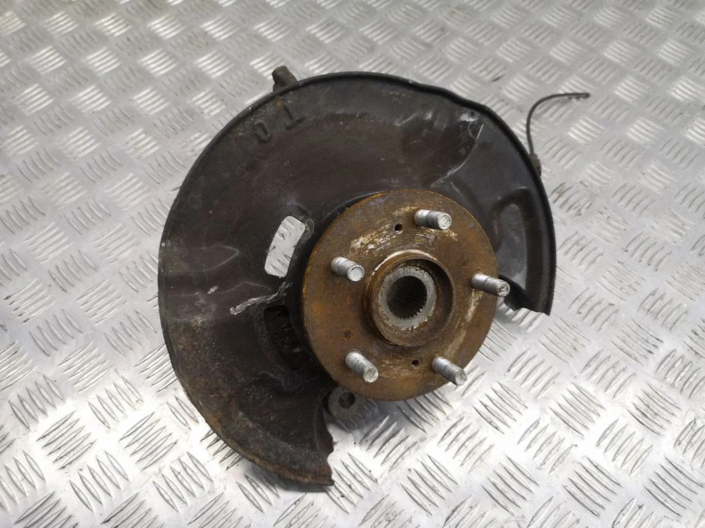 Front wheel hub – right