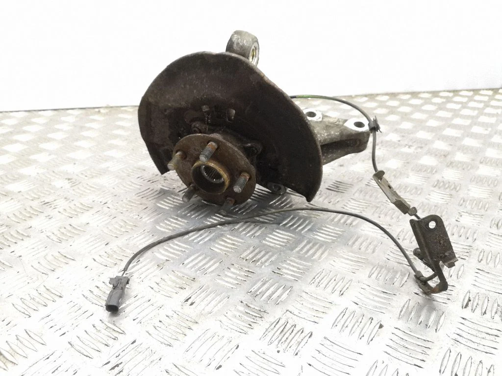 Front wheel hub – right