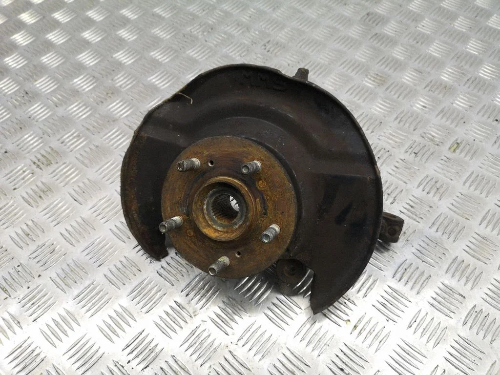 Front wheel hub – right