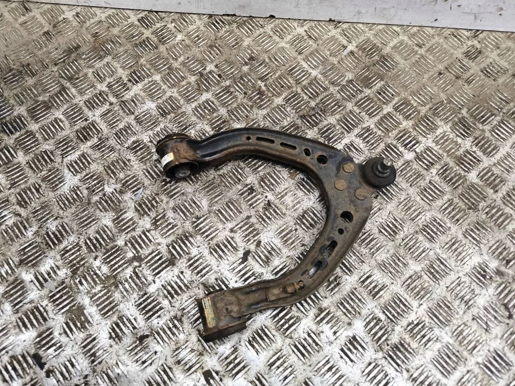 Front lower control arm/wishbone 104396500A
