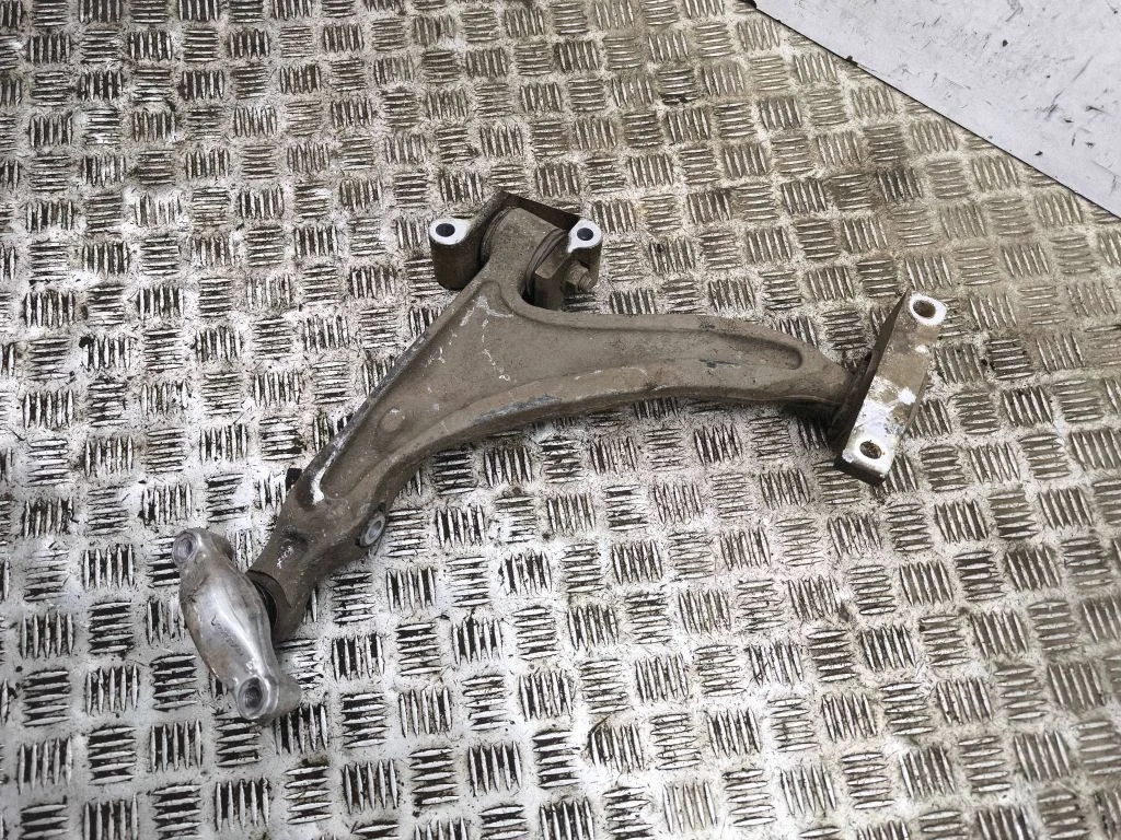 Front lower control arm/wishbone – right