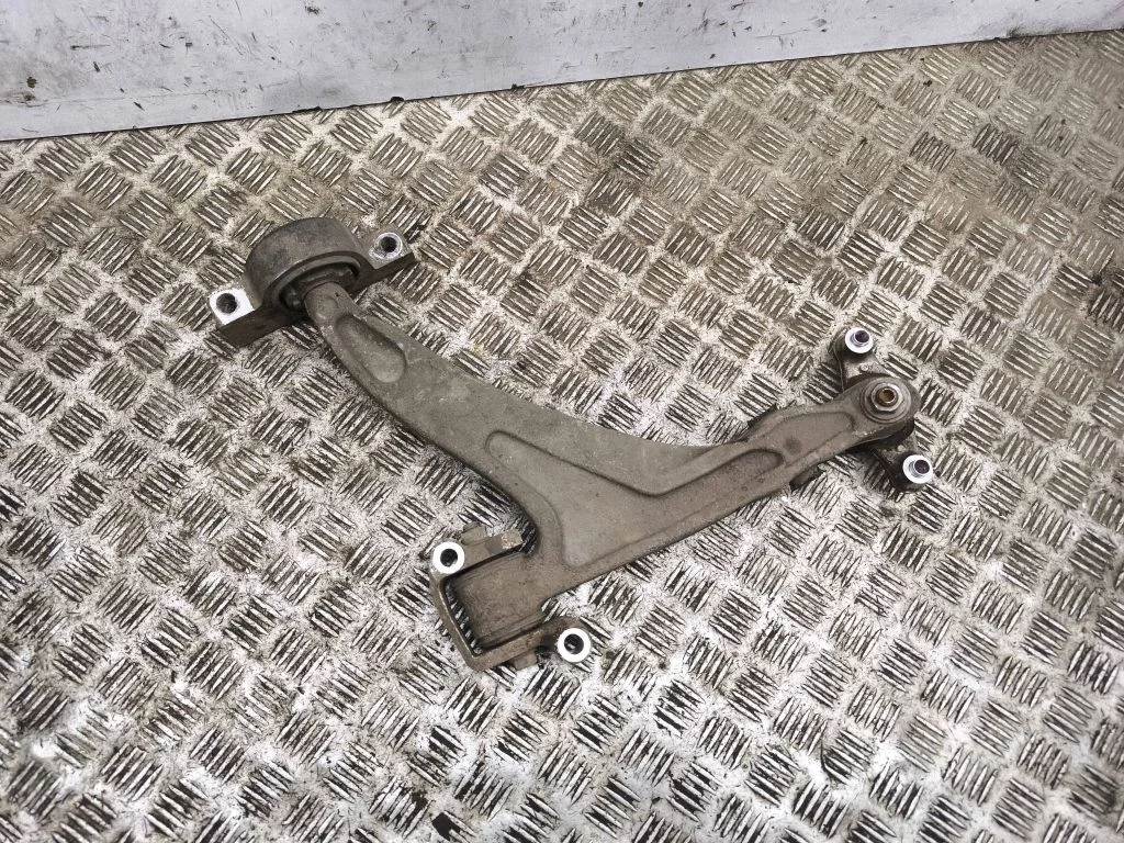 Front lower control arm/wishbone – left