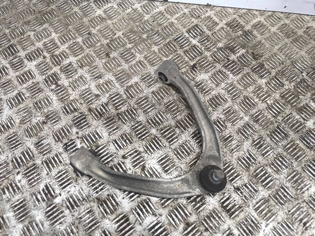 Front lower control arm/wishbone – right