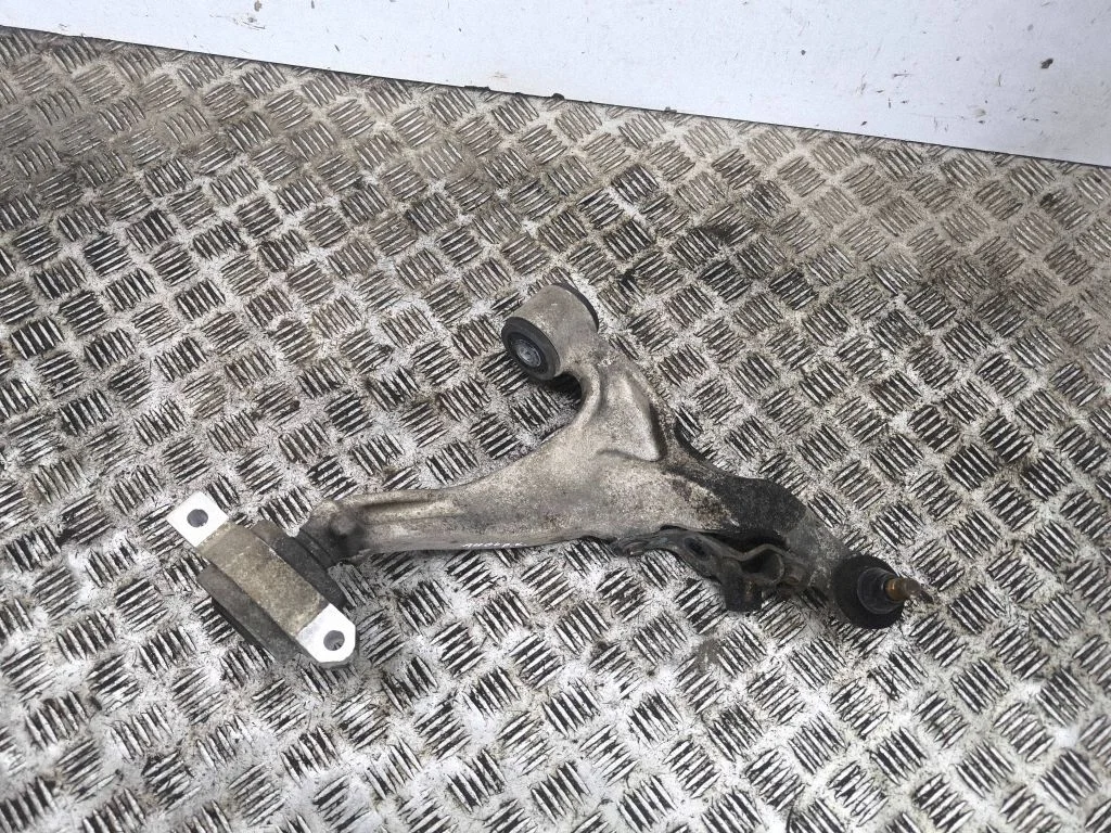 Front lower control arm/wishbone – left