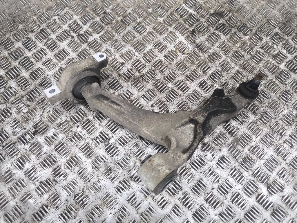 Front lower control arm/wishbone – right