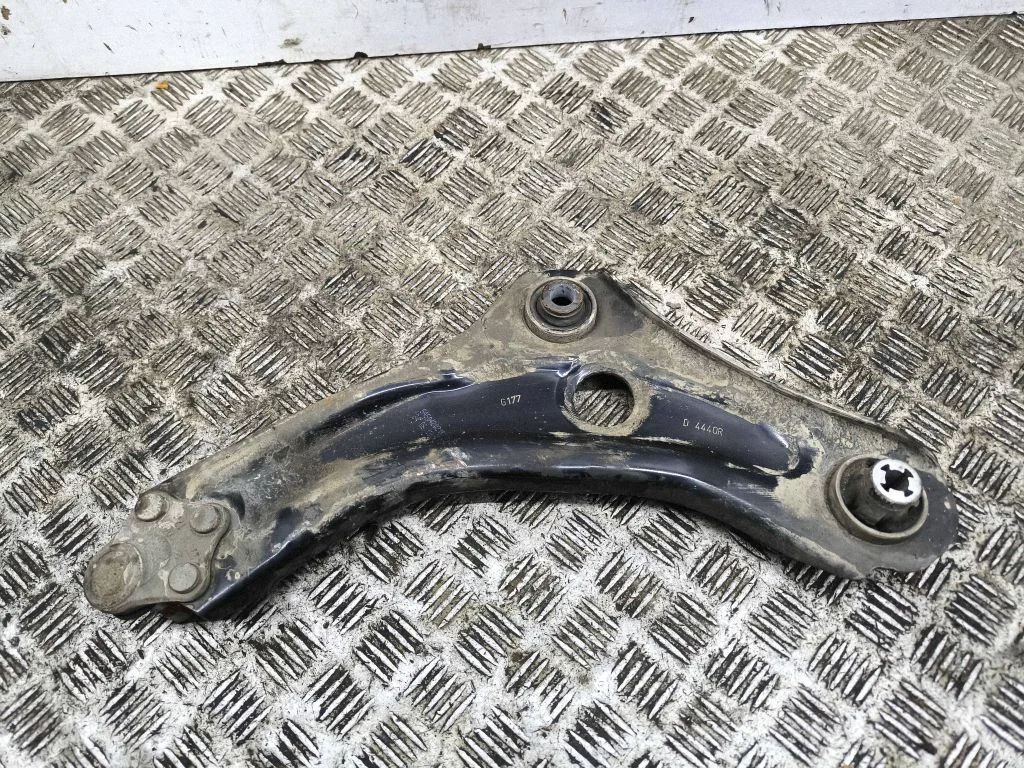 Front lower control arm/wishbone 545042021R