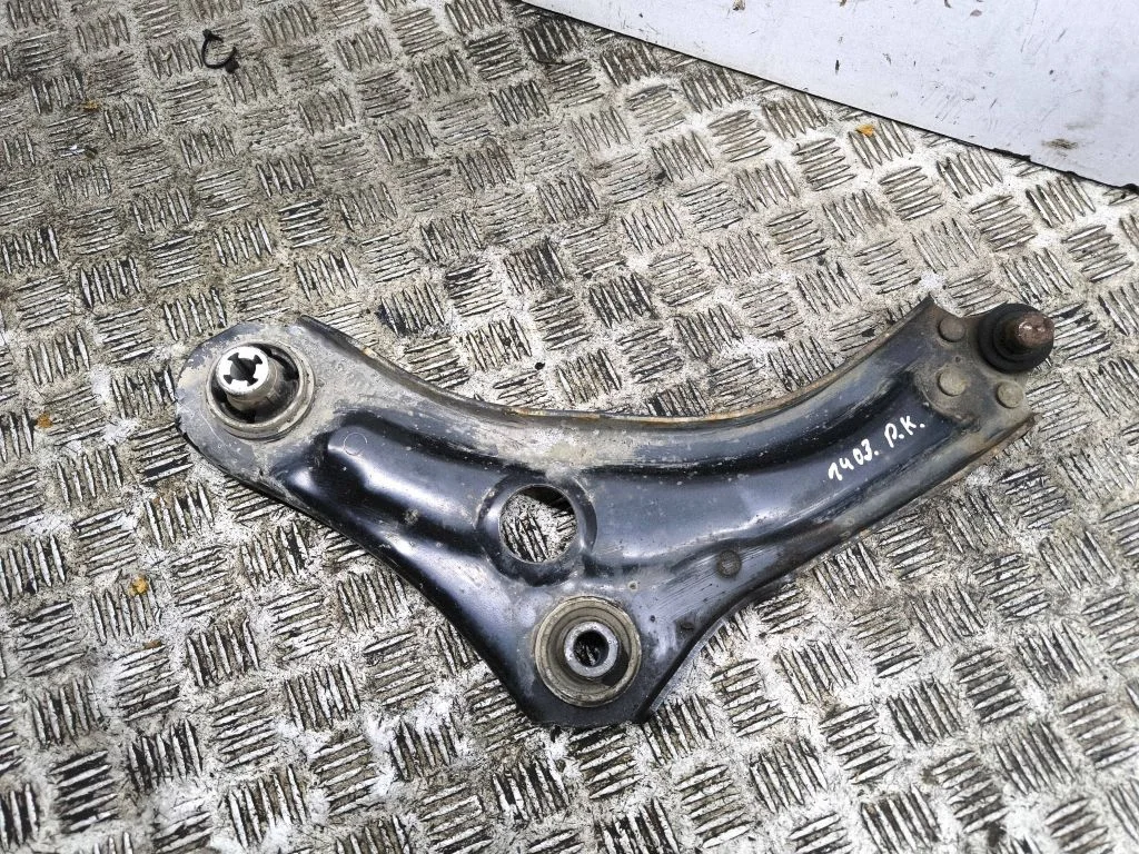 Front lower control arm/wishbone 545058992R