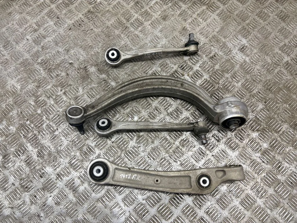 Front lower control arm/wishbone 8B3407693