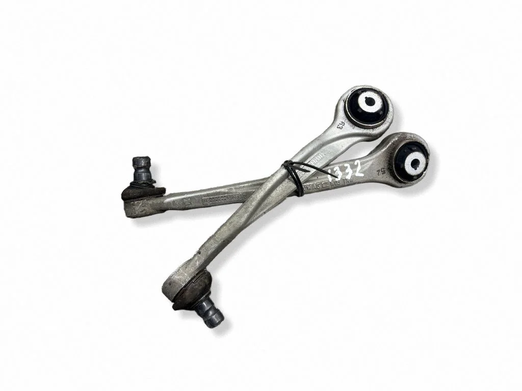 Front lower control arm/wishbone – left