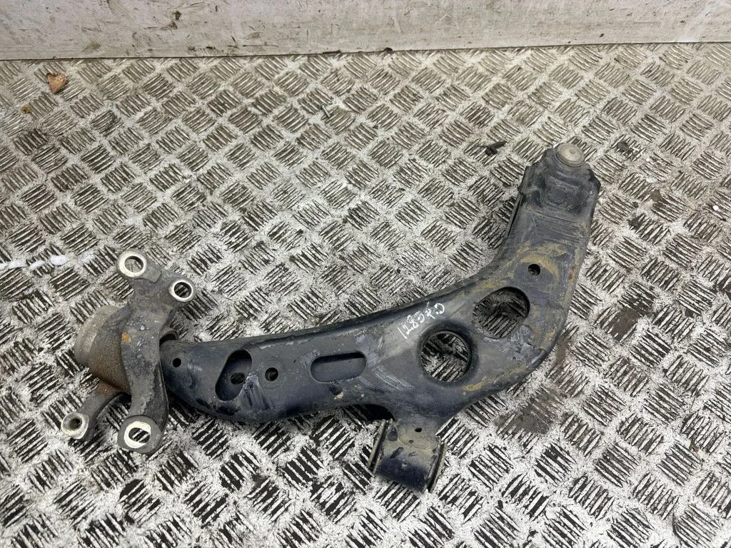 Front lower control arm/wishbone – right