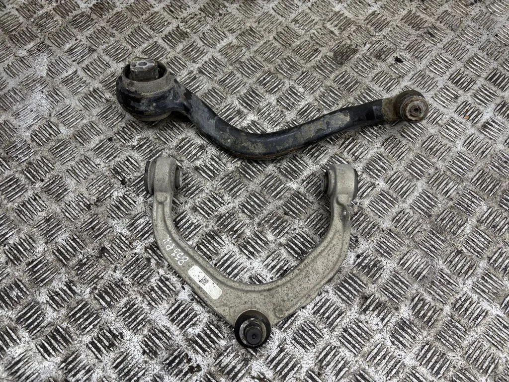 Front lower control arm/wishbone – left