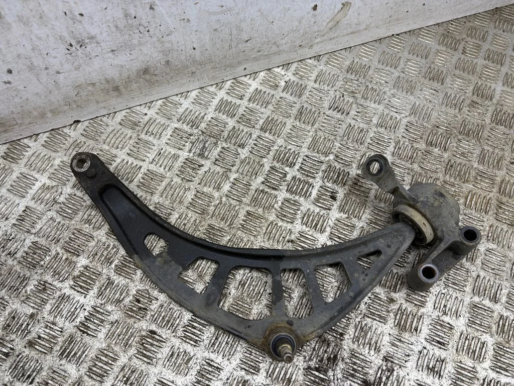 Front lower control arm/wishbone – left