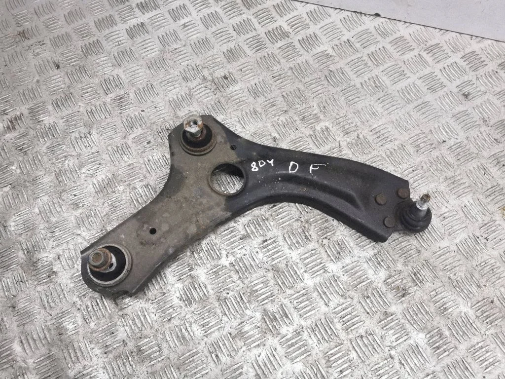 Front lower control arm/wishbone – right