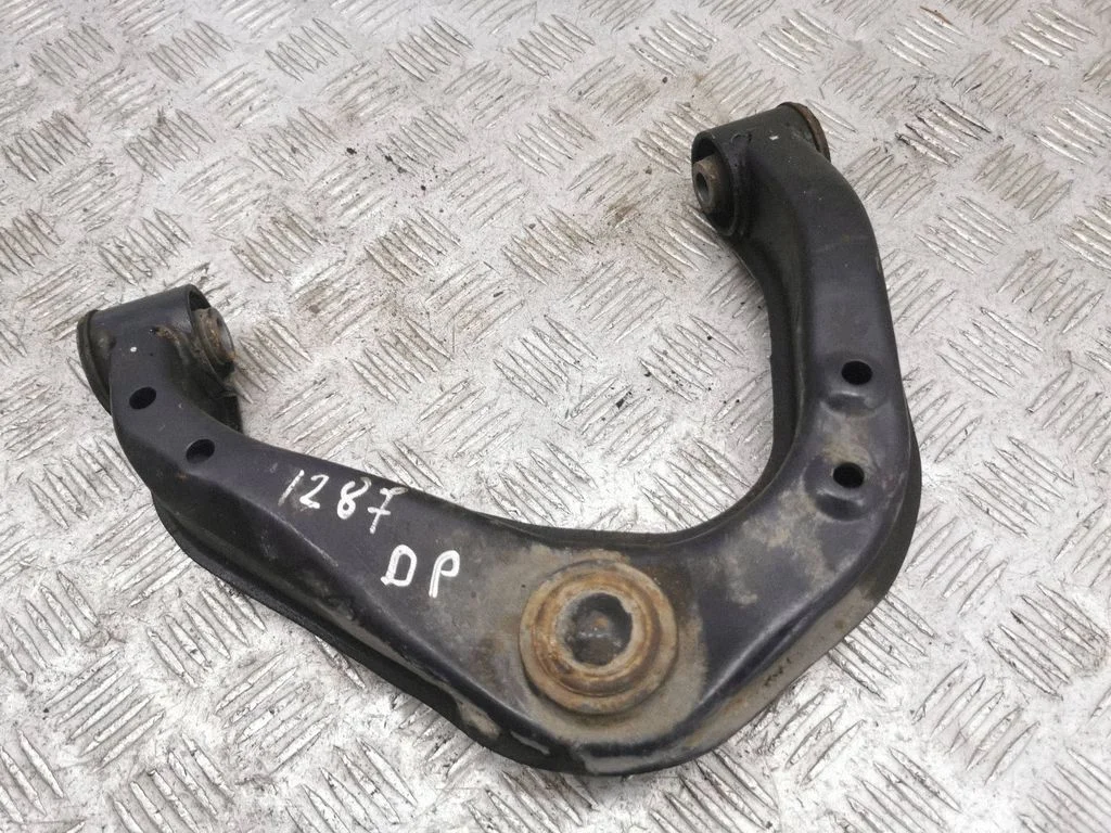 Front lower control arm/wishbone – right