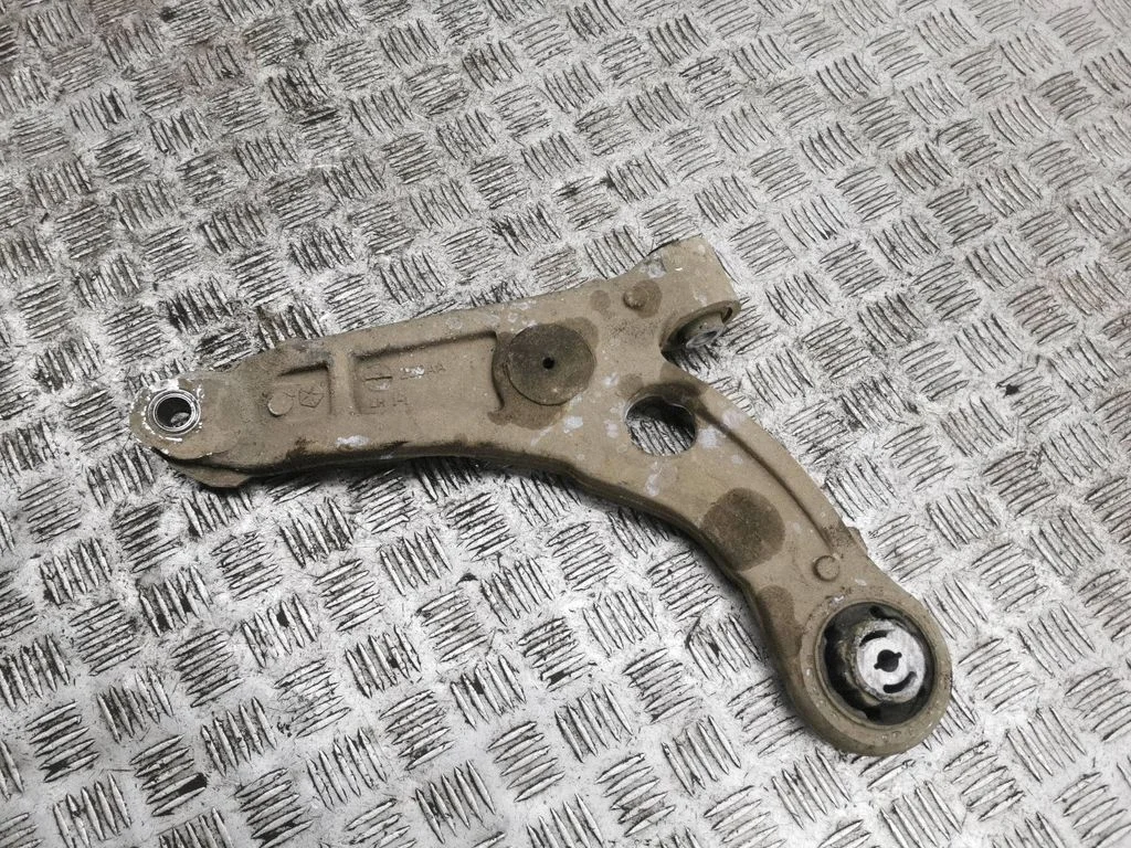 Front lower control arm/wishbone – left