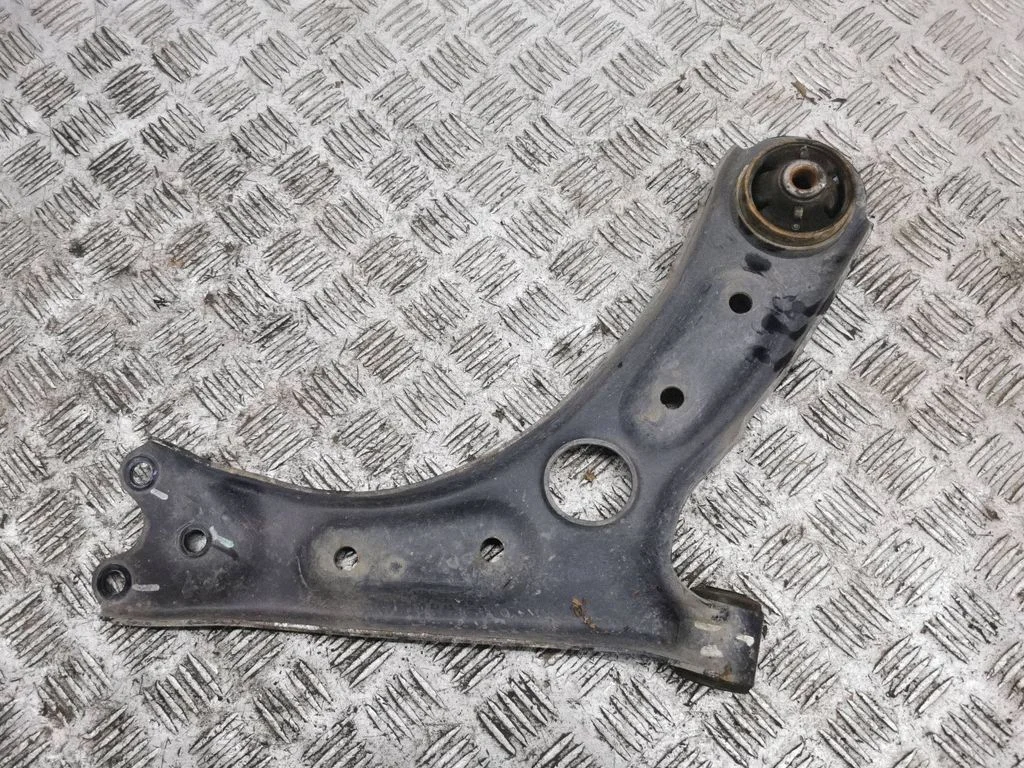 Front lower control arm/wishbone 54500G4AA0