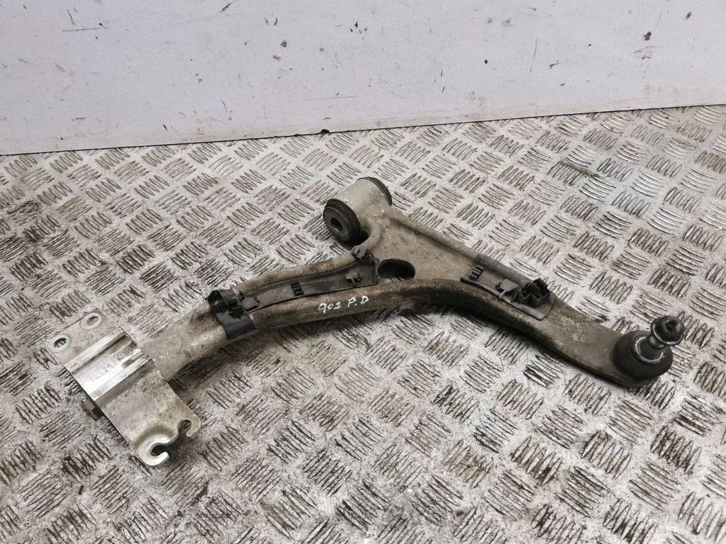 Front lower control arm/wishbone – right