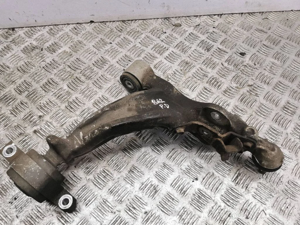 Front lower control arm/wishbone – right