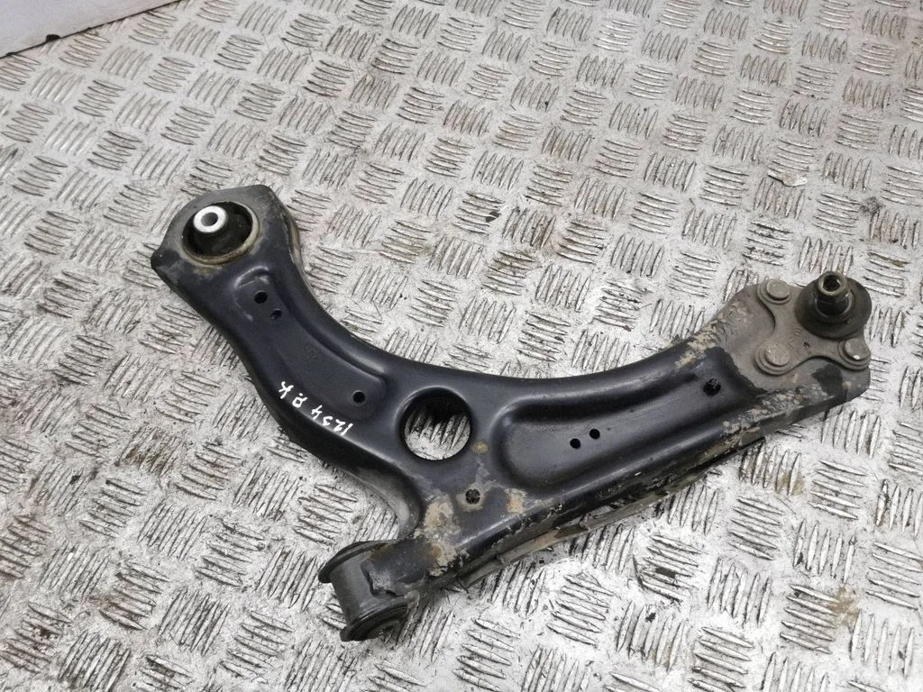 Front lower control arm/wishbone – left