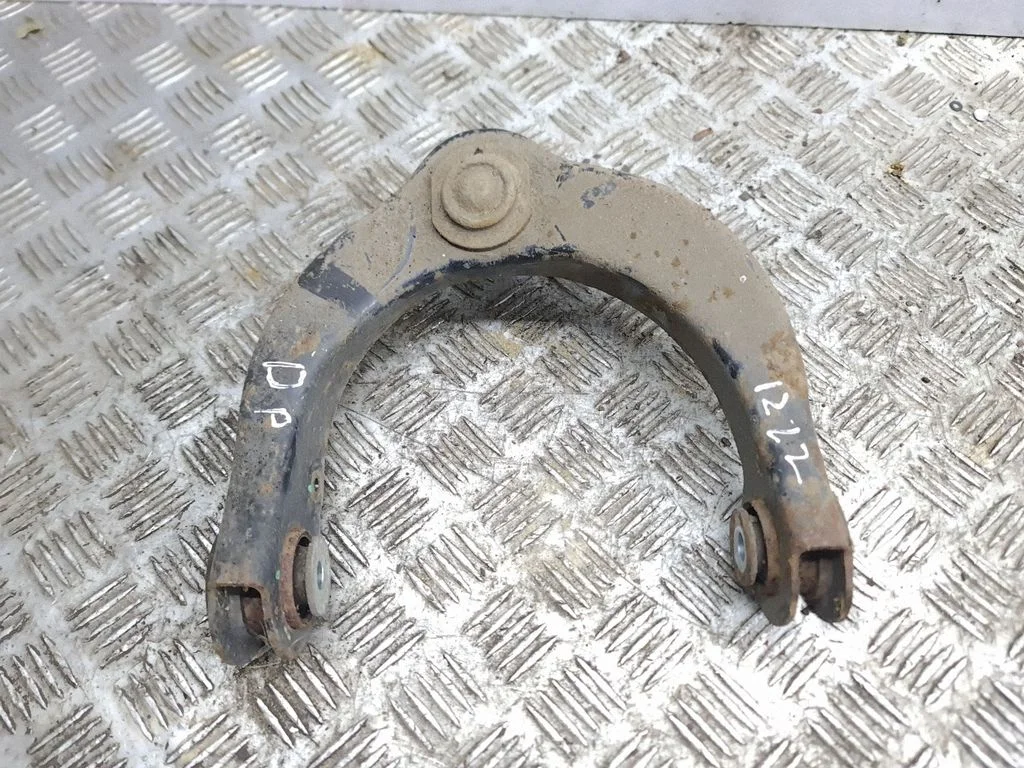 Front lower control arm/wishbone – right