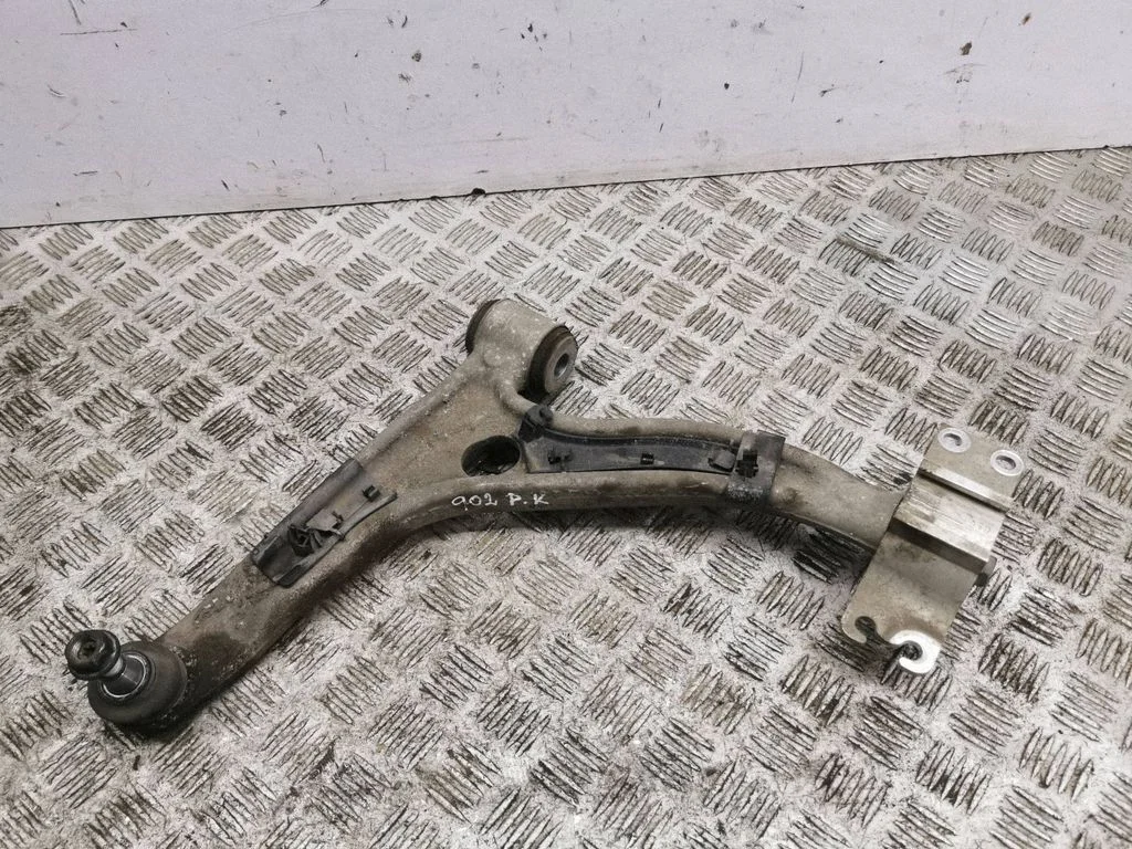 Front lower control arm/wishbone – left