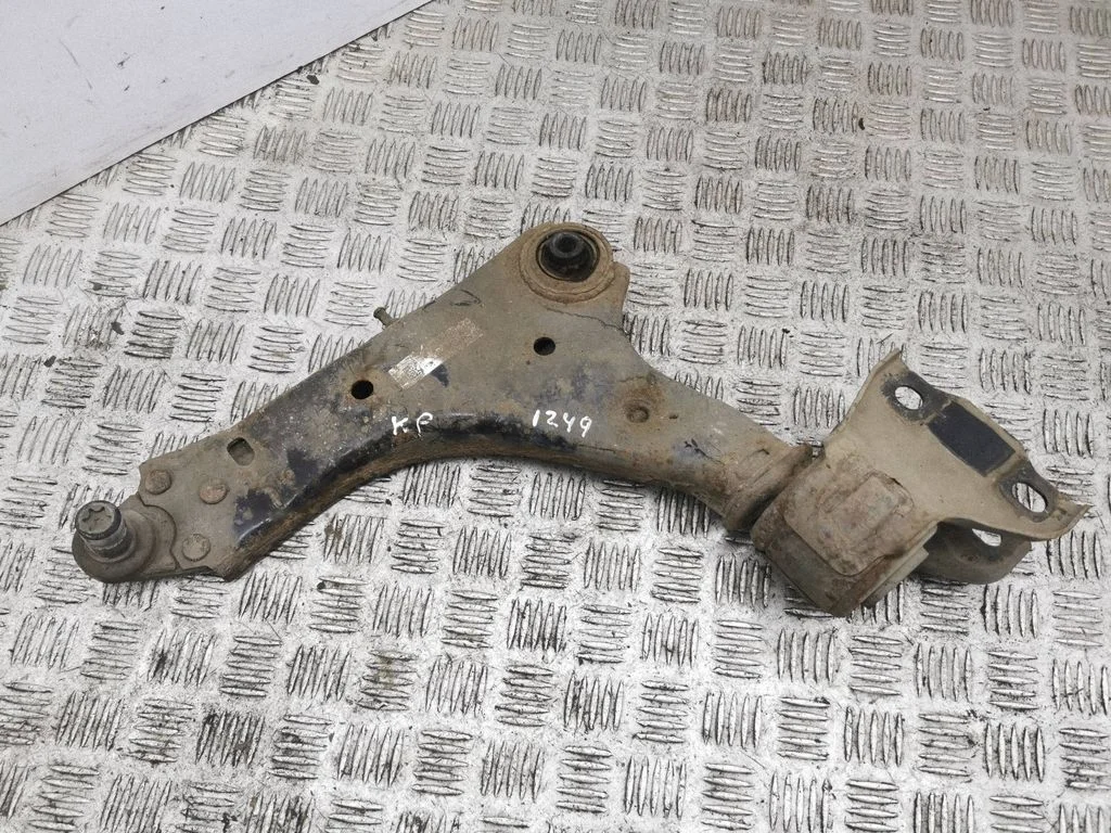 Front lower control arm/wishbone – left