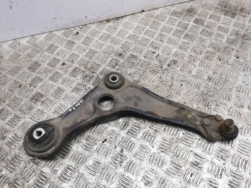 Front lower control arm/wishbone – right