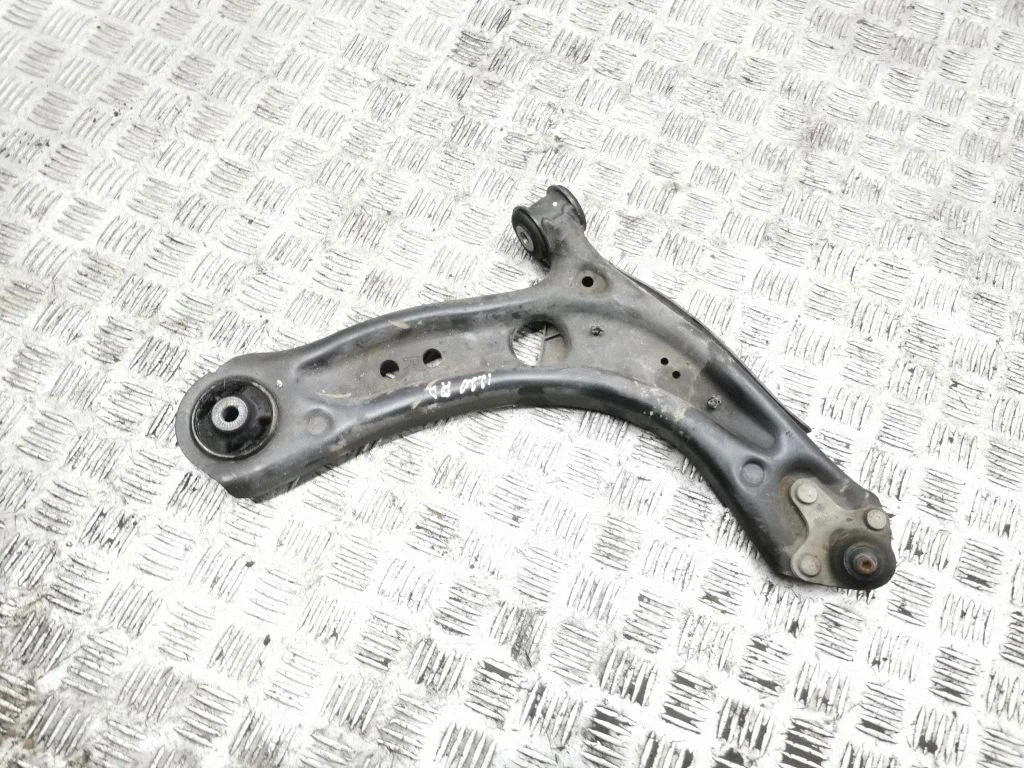 Front lower control arm/wishbone – right