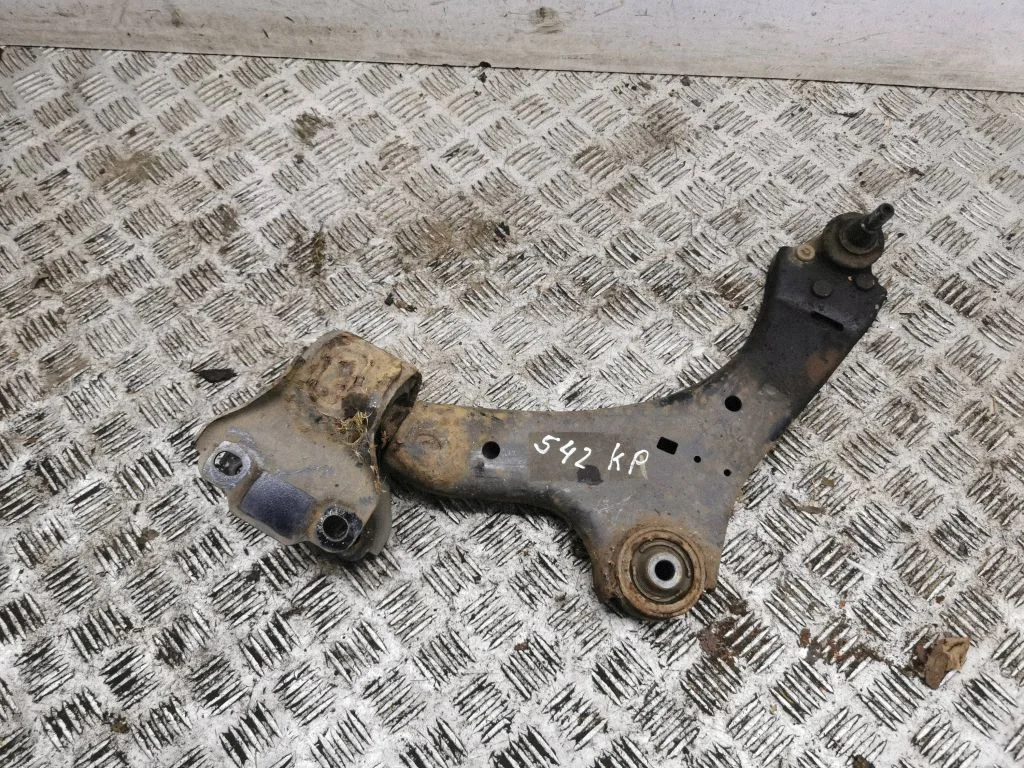 Front lower control arm/wishbone – left