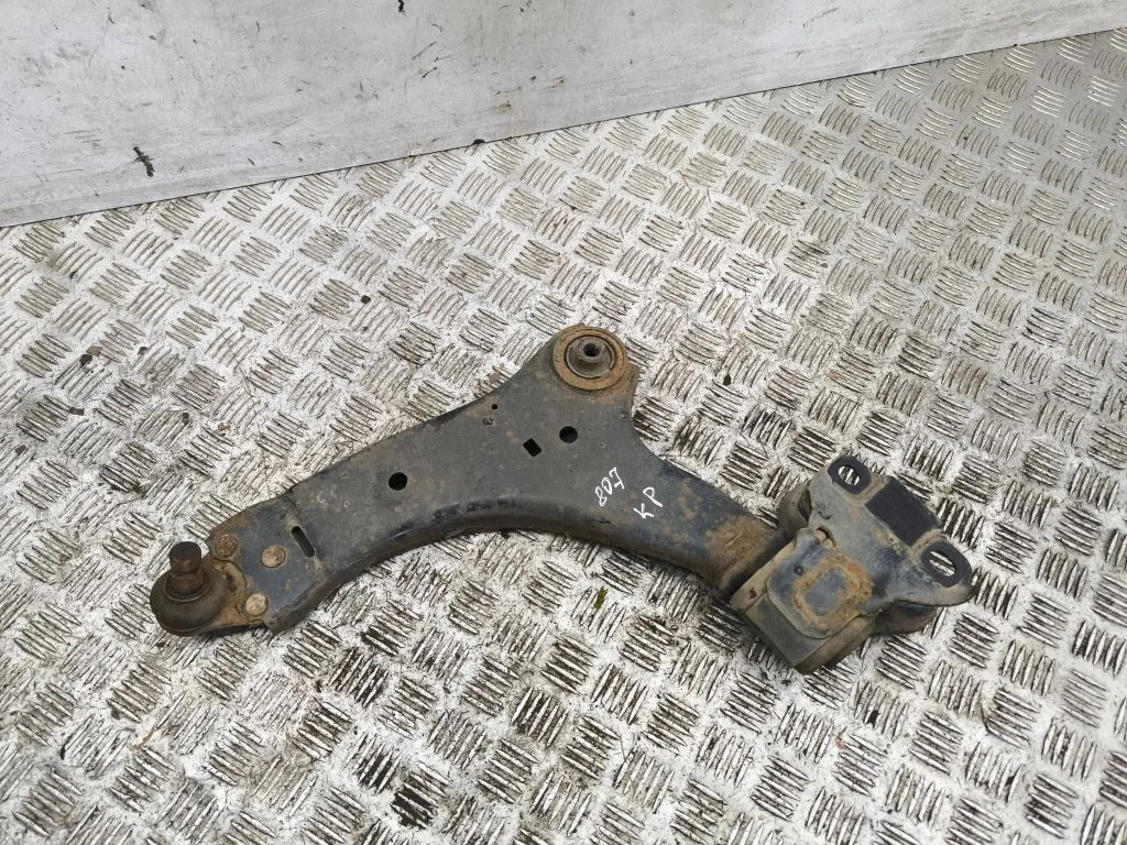 Front lower control arm/wishbone – left