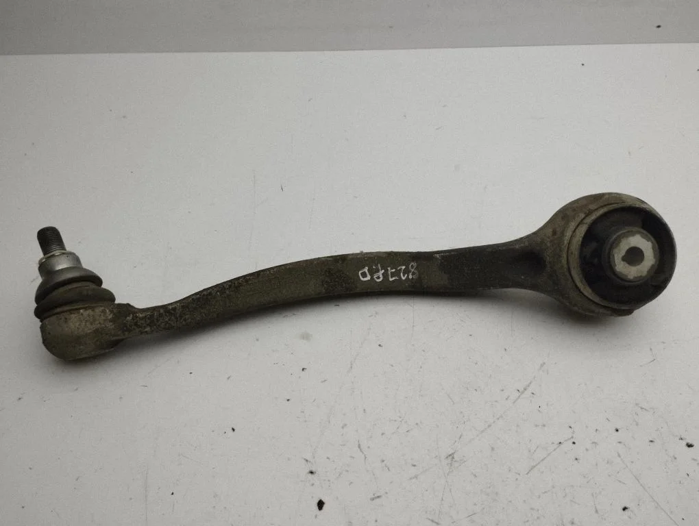 Front lower control arm/wishbone – right